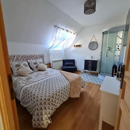 Chez Malia Bed & Breakfast Saint-Nicolas-des-Motets Ngoại thất bức ảnh